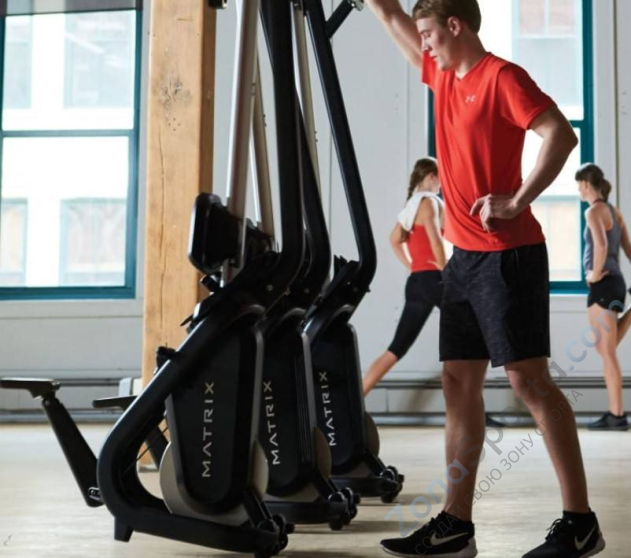 Гребной тренажер с целевой консолью Matrix RXP AR12